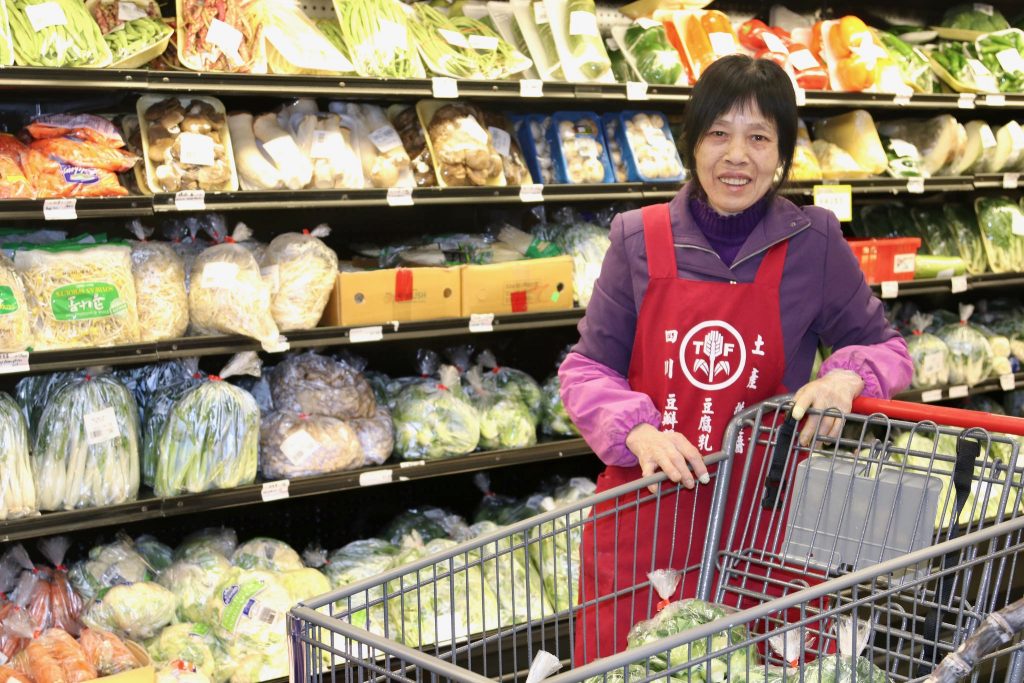 Asian grocery store celebrates grand opening on Near West Side