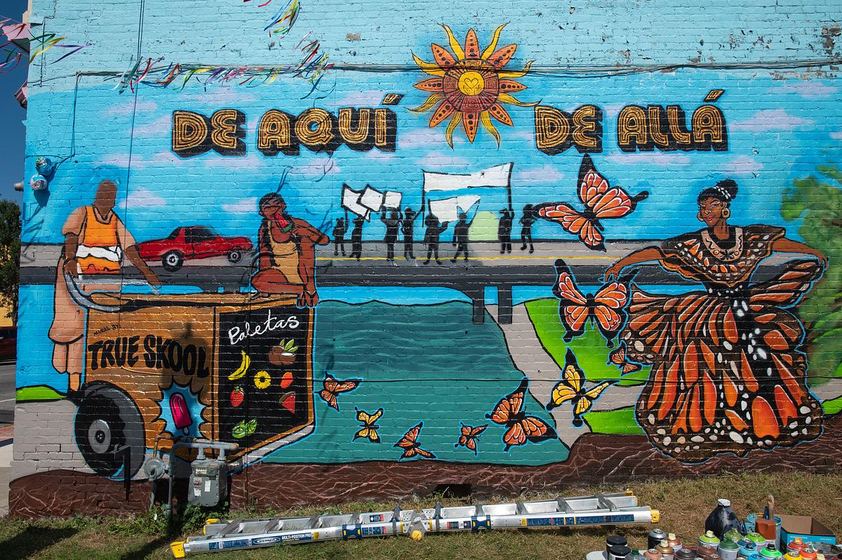 MURALトップス New mural unveiled on César E. Chavez Drive