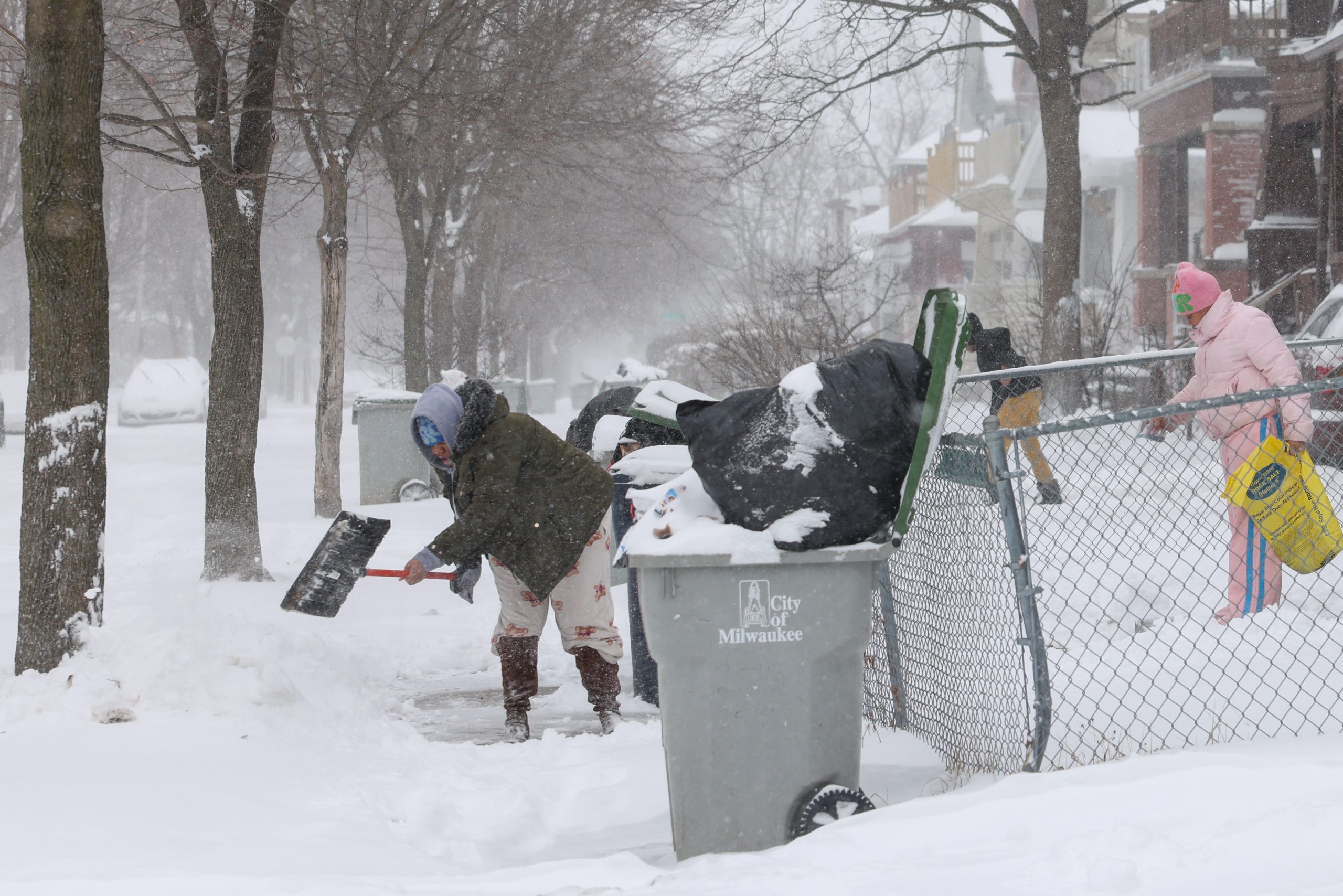 How do Milwaukee families feel about MPS schools being closed Monday?